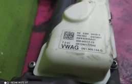 Рулевая рейка для Volkswagen Passat 2013 года на фотографиях