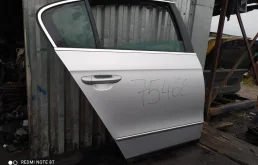 Дверь задняя правая для Volkswagen Passat 2007 года на фотографиях