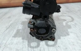 Компрессор пневмоподвески задний для Mercedes-Benz S class 2014 года на фотографиях