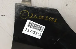 Крыло правое для Skoda Fabia 2011 года на фотографиях