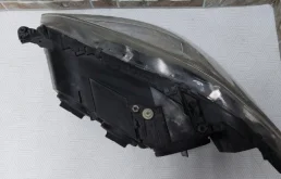 Фара правая для Mercedes-Benz S class 2009 года на фотографиях