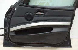 Дверь передняя правая для BMW 3er 2009 года на фотографиях