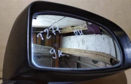 Стекла и зеркала для Toyota Avensis 2018 года на фотографиях