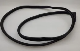 Уплотнитель двери передний правый (82120-H5000) для Hyundai Solaris 2 (2017-2022)