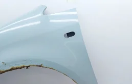 Крыло левое для Volkswagen Caddy 2008 года на фотографиях