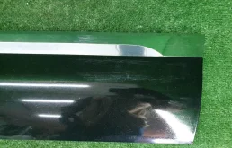 Молдинг двери задний левый для Volkswagen Touareg 2017 года на фотографиях