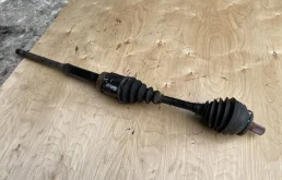 Привод передний правый для Volvo XC70 2005 года на фотографиях