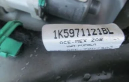 Дверь передняя левая для Volkswagen Jetta 2006 года на фотографиях