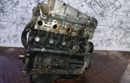 Двигатель без навесного для Toyota Hilux Pick Up 2005 года на фотографиях