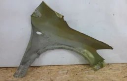 Крылья для Suzuki SX4 2015 года на фотографиях