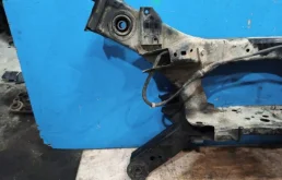 Подрамник двигателя для Nissan Murano 2002 года на фотографиях