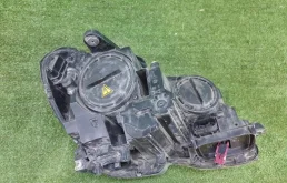 Крышка форсунки фароомывателя левая для Mercedes-Benz C class на фотографиях