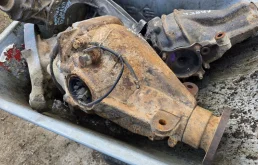 Редуктор заднего моста для Mitsubishi Pajero 2011 года на фотографиях