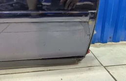 Дверь передняя правая для Audi A6 1999 года на фотографиях