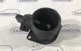 Датчик массового расхода воздуха для Volkswagen Passat 2001 года на фотографиях