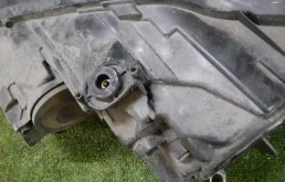 Фара правая для Volkswagen Jetta 2015 года на фотографиях