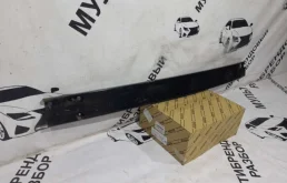 Усилитель заднего бампера для Toyota RAV4 2017 года на фотографиях