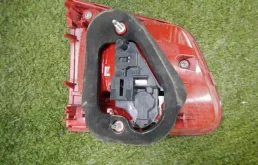 Фонарь внутренний правый для Volkswagen Tiguan 2013 года на фотографиях