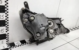 Фара ксенон левая для Toyota RAV4 2014 года на фотографиях