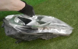 Фара правая для Volkswagen Tiguan 2010 года на фотографиях