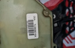 Замок двери задней правой для Volkswagen Touareg 2008 года на фотографиях