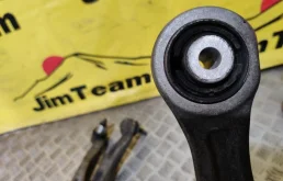 Рычаг передний правый нижний для Audi A4 2015 года на фотографиях