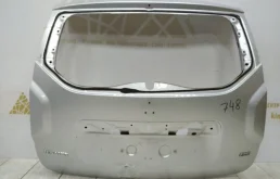 Дверь багажника для Renault Duster 2010 года на фотографиях