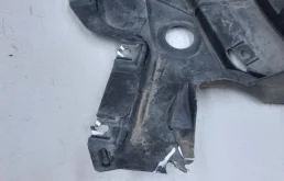 Подкрылок передний правый для Nissan X-Trail 2017 года на фотографиях