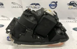 Фара правая для Land Rover Discovery 2007 года на фотографиях