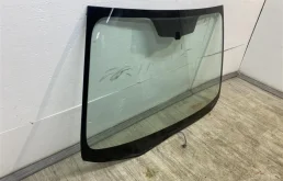 Лобовое (ветровое) стекло для Subaru Forester на фотографиях