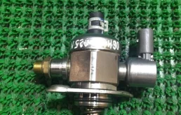 Топливный насос для Audi A4 2007 года на фотографиях