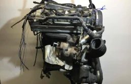 Двигатель без навесного для Audi A4 1996 года на фотографиях