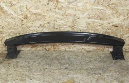 Усилитель заднего бампера для Skoda Octavia 2014 года на фотографиях