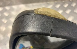 Стекла и зеркала для Volvo S40 2002 года на фотографиях