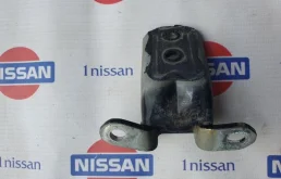 Петля двери передней левой верхняя для Nissan Qashqai на фотографиях