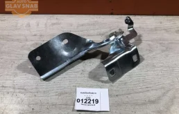 Петля капота левая для Nissan Almera 2017 года на фотографиях