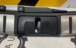 Накладка двери багажника для Lexus RX 2022 года на фотографиях