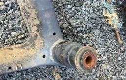 Подрамник двигателя для Nissan Murano 2010 года на фотографиях