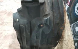 Подкрылок передний правый для Mazda CX 5 2011 года на фотографиях