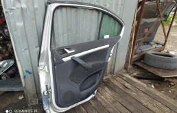 Дверь задняя правая для Skoda Octavia 2012 года на фотографиях