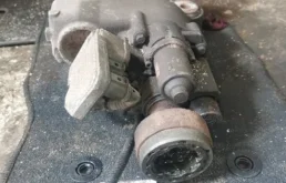 Редуктор заднего моста для Ford Kuga 2010 года на фотографиях