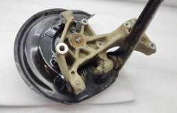 Кулак задний левый для Volkswagen Tiguan 2015 года на фотографиях