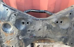 Подрамник двигателя для Nissan Murano 2010 года на фотографиях