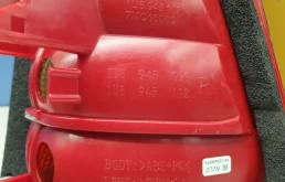 Фонарь внешний правый для Skoda Octavia 2000 года на фотографиях