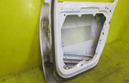 Дверь задняя правая для Volkswagen Passat 2013 года на фотографиях