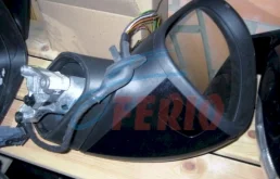 Зеркало боковое левое для Volkswagen Touareg 2010 года на фотографиях