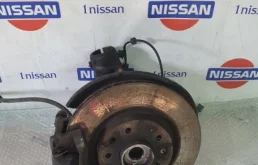 Кулак поворотный левый для Nissan Qashqai 2017 года на фотографиях