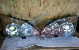 Фара левая для Lexus RX 2005 года на фотографиях