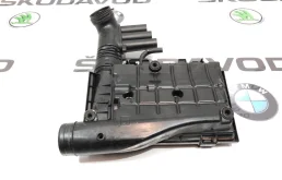 Корпус воздушного фильтра для Skoda Octavia 2014 года на фотографиях