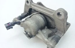 Суппорт передний правый для Skoda Octavia 2013 года на фотографиях